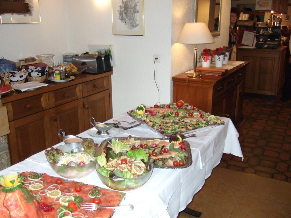 Aesch  Gasthaus Zur Sonne מראה חיצוני תמונה