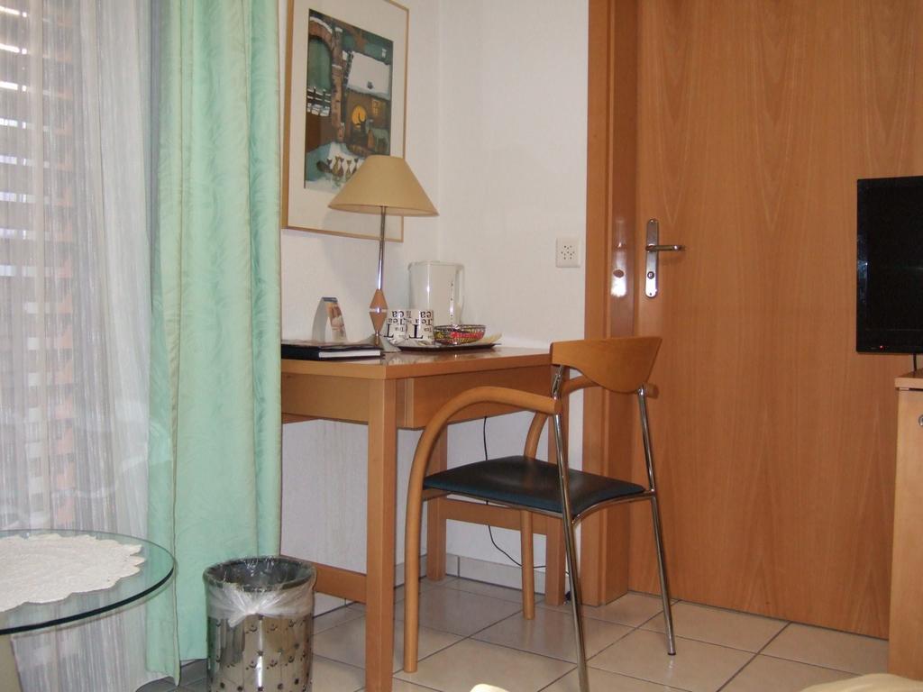 Aesch  Gasthaus Zur Sonne מראה חיצוני תמונה